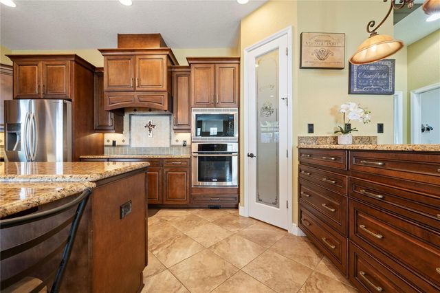 204 BENGAL CIRCLE, Oldsmar, FL 34677