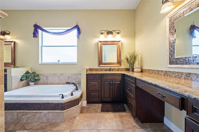 204 BENGAL CIRCLE, Oldsmar, FL 34677