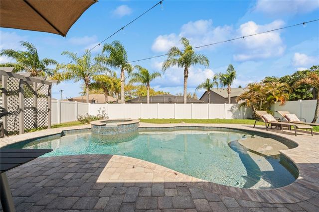 204 BENGAL CIRCLE, Oldsmar, FL 34677