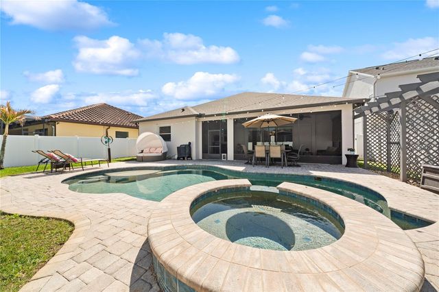 204 BENGAL CIRCLE, Oldsmar, FL 34677