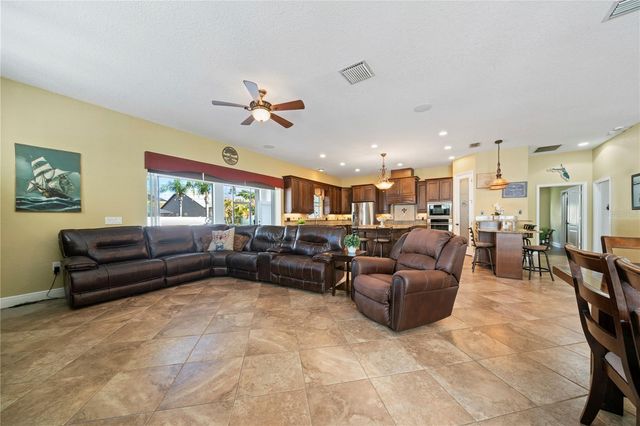 204 BENGAL CIRCLE, Oldsmar, FL 34677