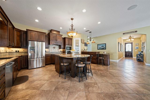 204 BENGAL CIRCLE, Oldsmar, FL 34677