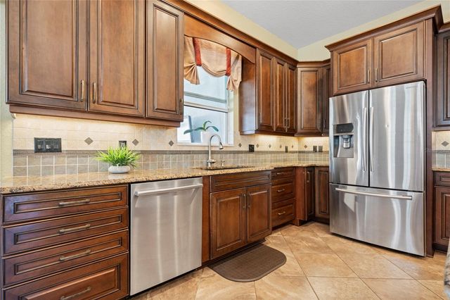 204 BENGAL CIRCLE, Oldsmar, FL 34677