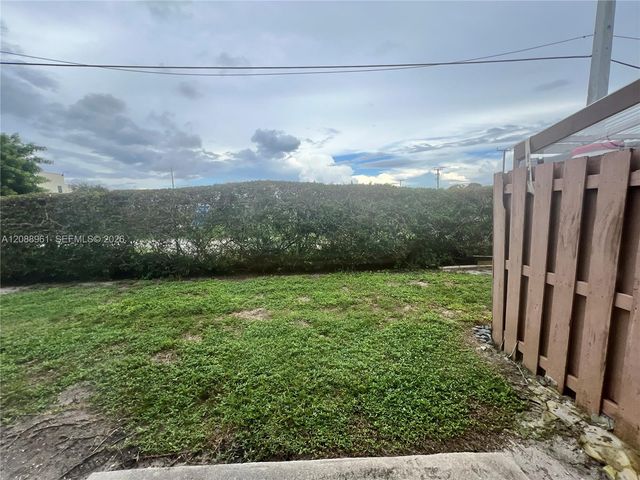 910 E Cypress Way E, Palm Springs, FL 33406
