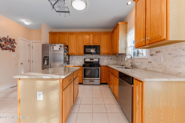 58 Danella Way, Howell, NJ 07731