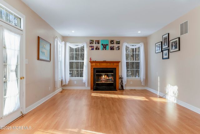 58 Danella Way, Howell, NJ 07731