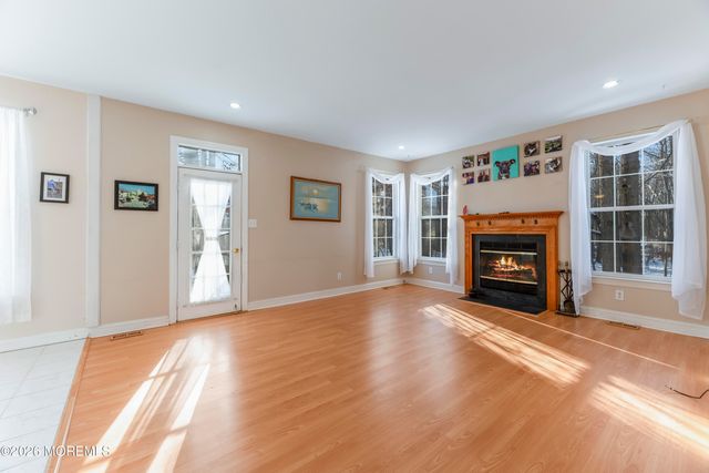 58 Danella Way, Howell, NJ 07731