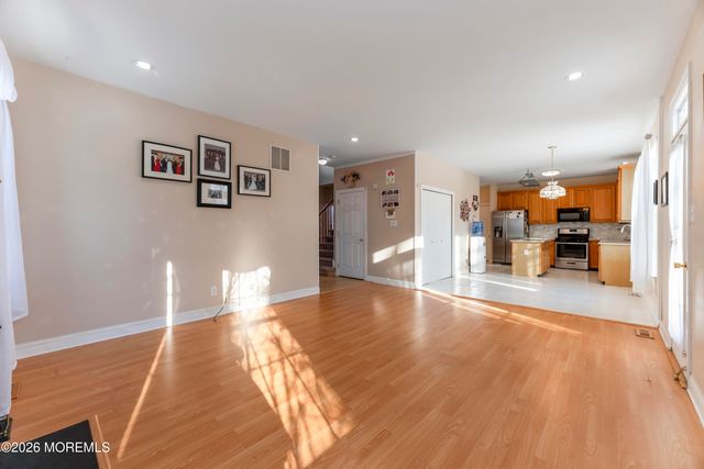 58 Danella Way, Howell, NJ 07731