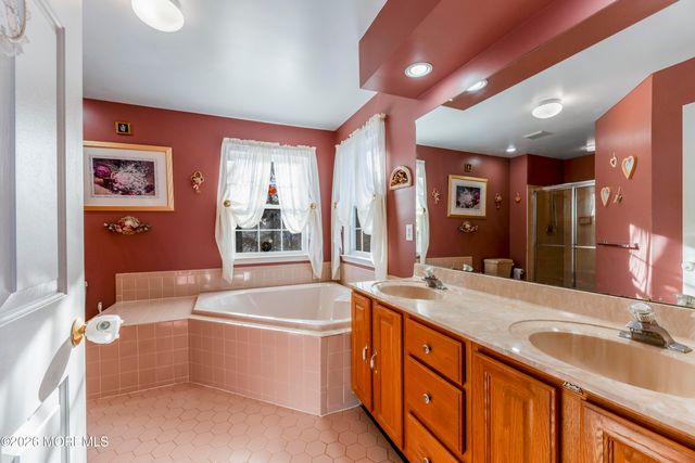 58 Danella Way, Howell, NJ 07731