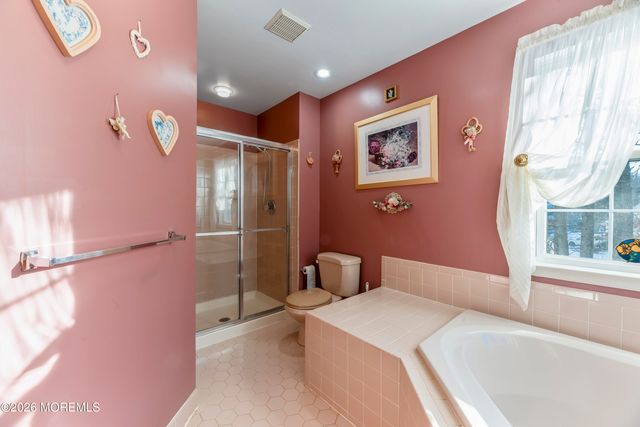 58 Danella Way, Howell, NJ 07731