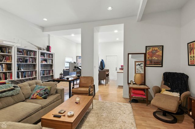 2121 N California Avenue, Chicago, IL 60647
