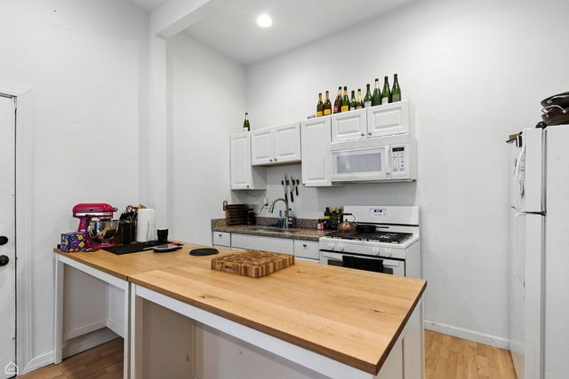 2121 N California Avenue, Chicago, IL 60647