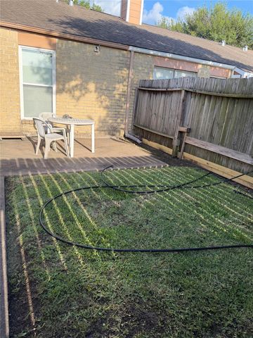 8652 Maplecrest Drive, Houston, TX 77099