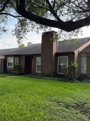 8652 Maplecrest Drive, Houston, TX 77099