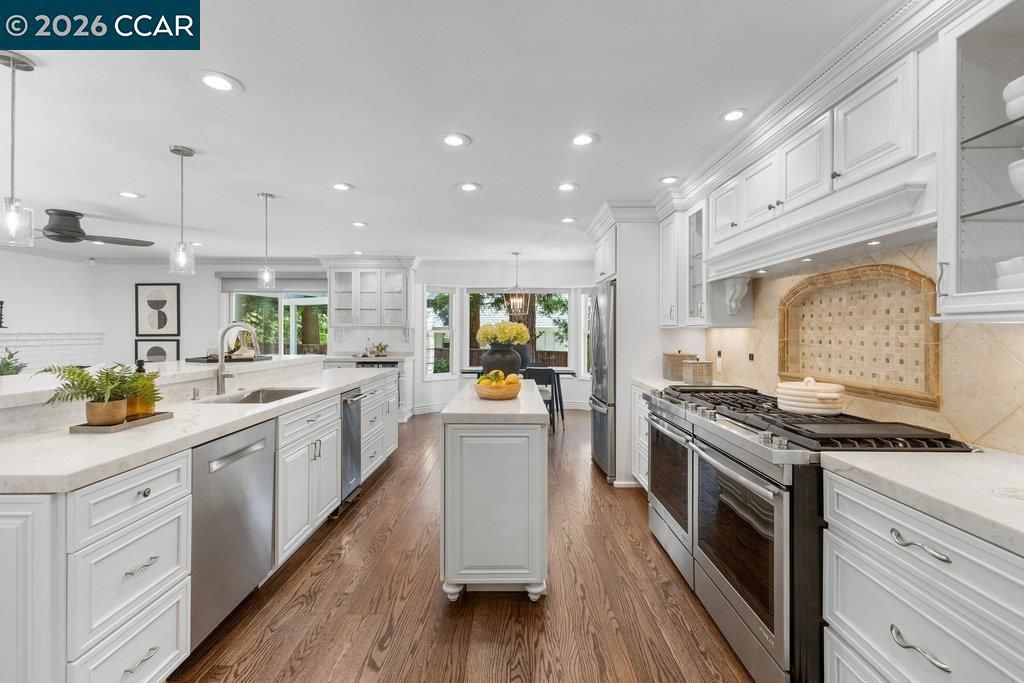 Image 15 of property listing at 407 Fremerey Ct, Danville, CA 94506