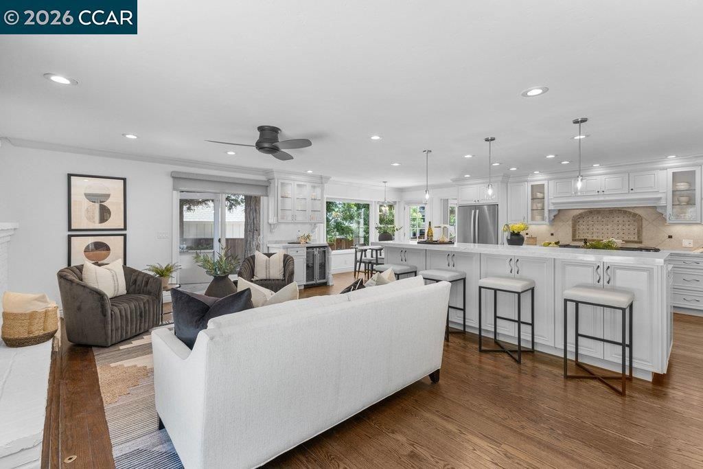 Image 20 of property listing at 407 Fremerey Ct, Danville, CA 94506