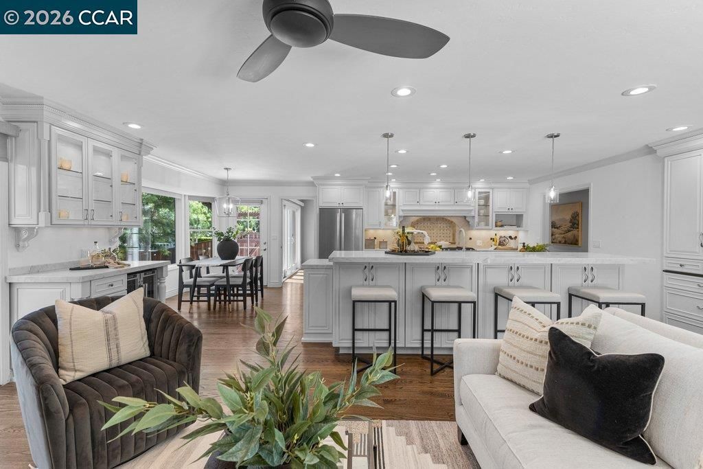 Image 21 of property listing at 407 Fremerey Ct, Danville, CA 94506