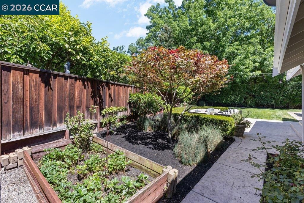 Image 63 of property listing at 407 Fremerey Ct, Danville, CA 94506