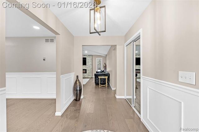 49685 Richardson Drive, Shelby Twp, MI 48315