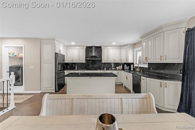 49685 Richardson Drive, Shelby Twp, MI 48315