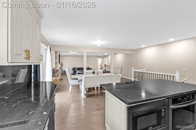 49685 Richardson Drive, Shelby Twp, MI 48315