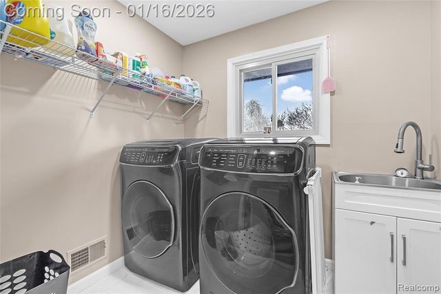 49685 Richardson Drive, Shelby Twp, MI 48315