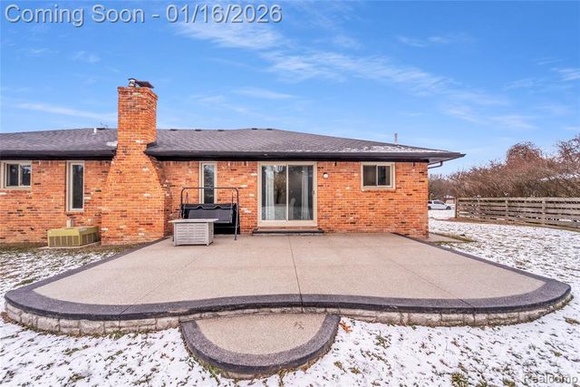 49685 Richardson Drive, Shelby Twp, MI 48315