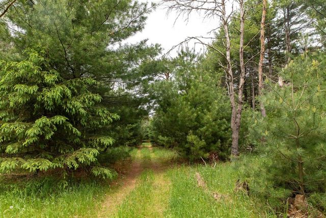119 Duck Creek Avenue, Westfield, WI 53964