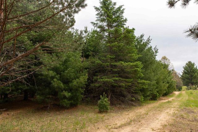 119 Duck Creek Avenue, Westfield, WI 53964