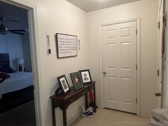 907 W Knisley, Checotah, OK 74426