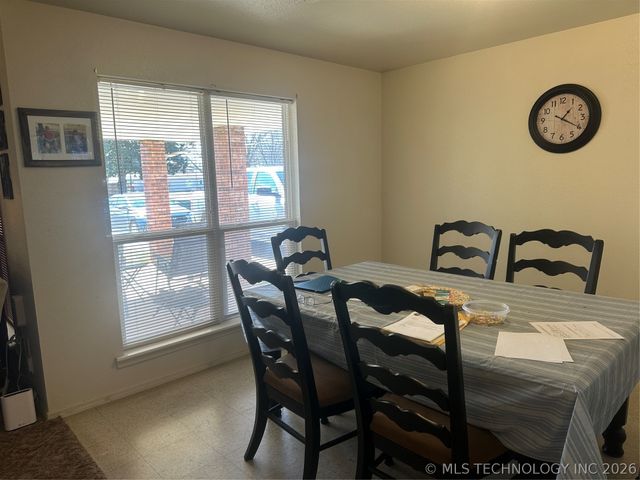 907 W Knisley, Checotah, OK 74426