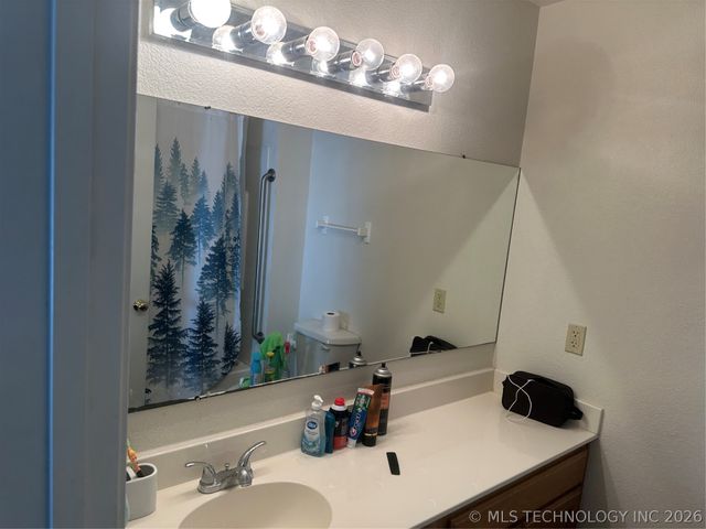 907 W Knisley, Checotah, OK 74426