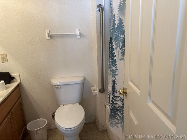 907 W Knisley, Checotah, OK 74426