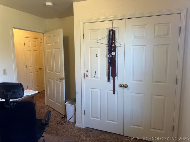 907 W Knisley, Checotah, OK 74426