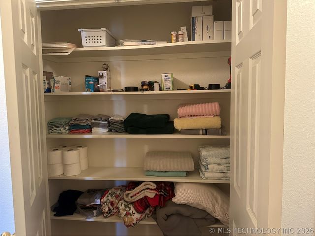 907 W Knisley, Checotah, OK 74426