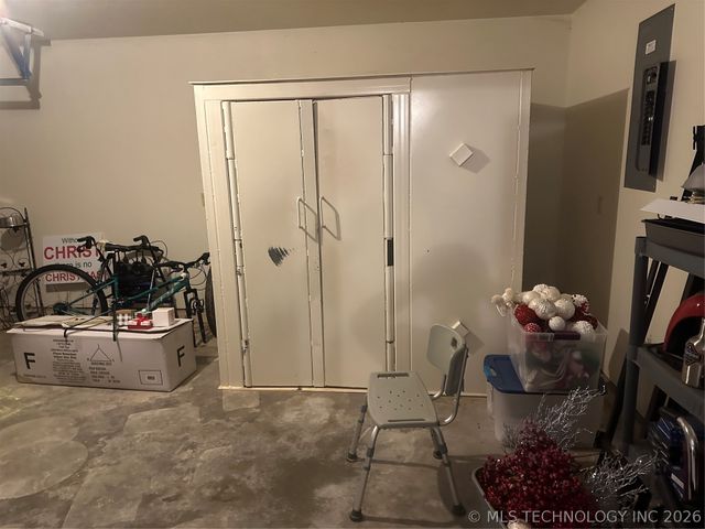 907 W Knisley, Checotah, OK 74426