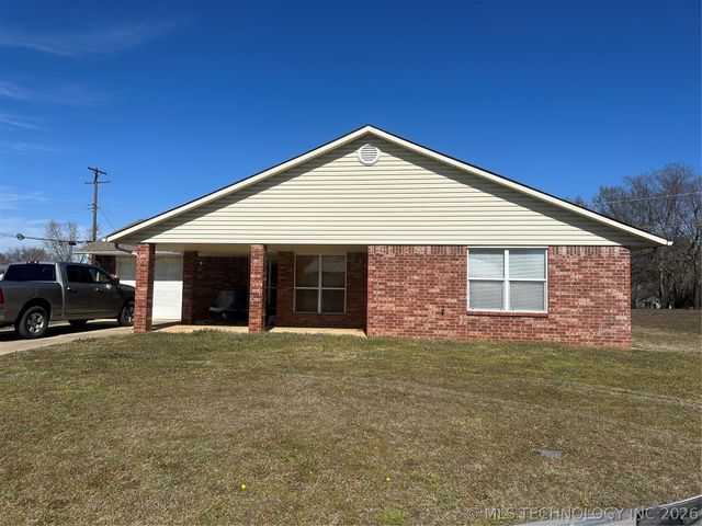 907 W Knisley, Checotah, OK 74426