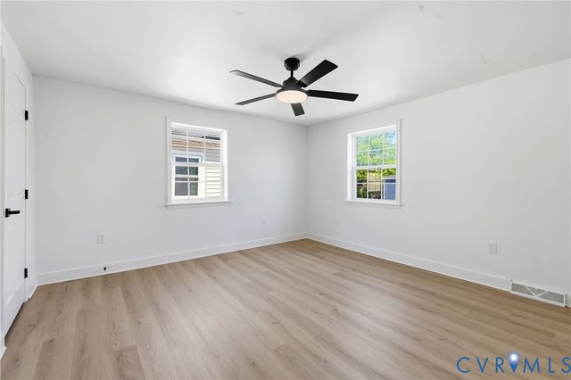 18 Mars St, Petersburg, VA 23803