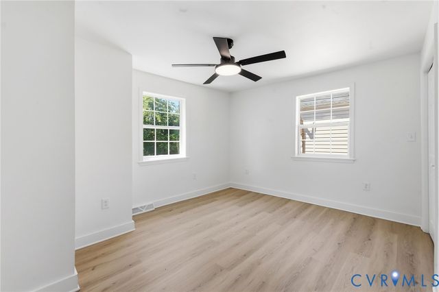 18 Mars St, Petersburg, VA 23803