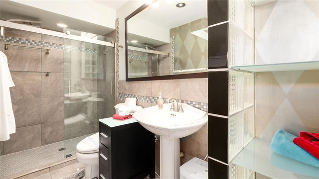 10438 SAINT TROPEZ PLACE, Tampa, FL 33615