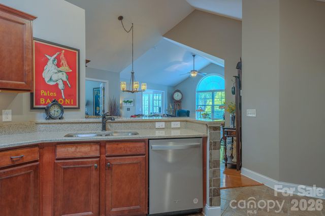 52 Mountain Meadow Circle, Weaverville, NC 28787