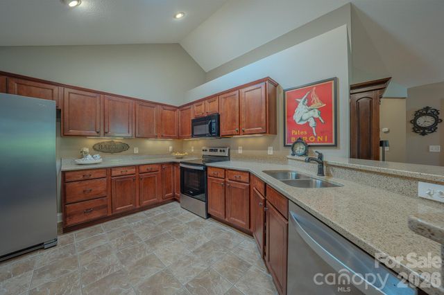 52 Mountain Meadow Circle, Weaverville, NC 28787