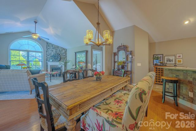 52 Mountain Meadow Circle, Weaverville, NC 28787