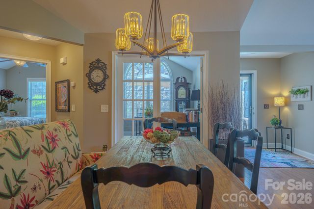 52 Mountain Meadow Circle, Weaverville, NC 28787