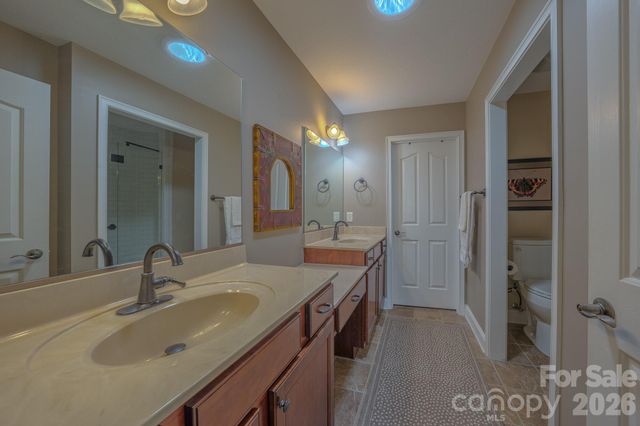 52 Mountain Meadow Circle, Weaverville, NC 28787