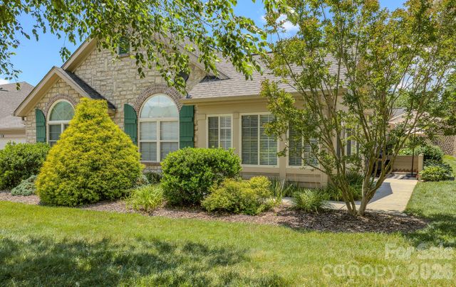 52 Mountain Meadow Circle, Weaverville, NC 28787