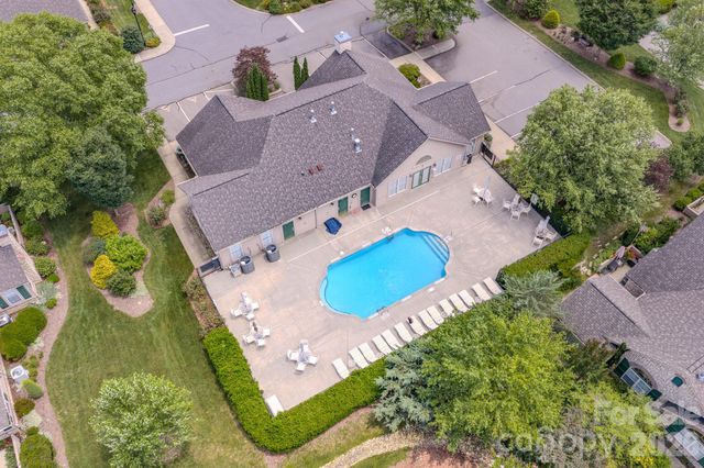 52 Mountain Meadow Circle, Weaverville, NC 28787