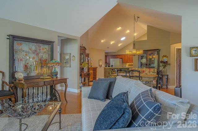 52 Mountain Meadow Circle, Weaverville, NC 28787