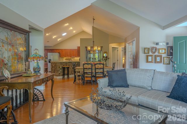 52 Mountain Meadow Circle, Weaverville, NC 28787