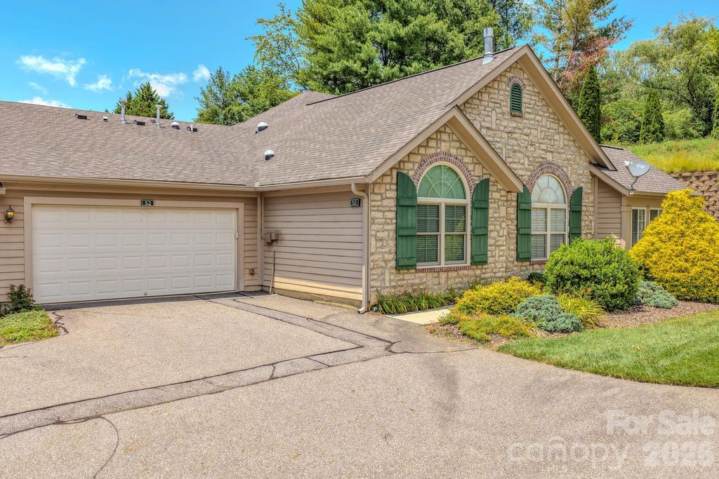 52 Mountain Meadow Circle, Weaverville, NC 28787